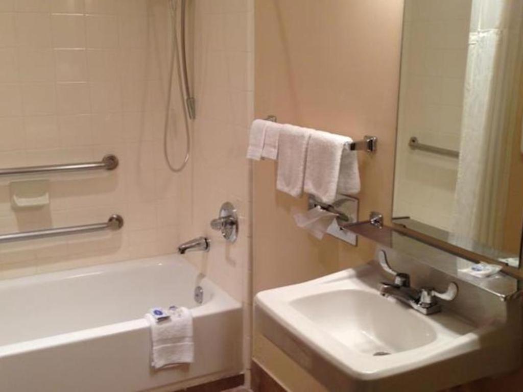 Americas Best Value Inn Hillsboro Luaran gambar