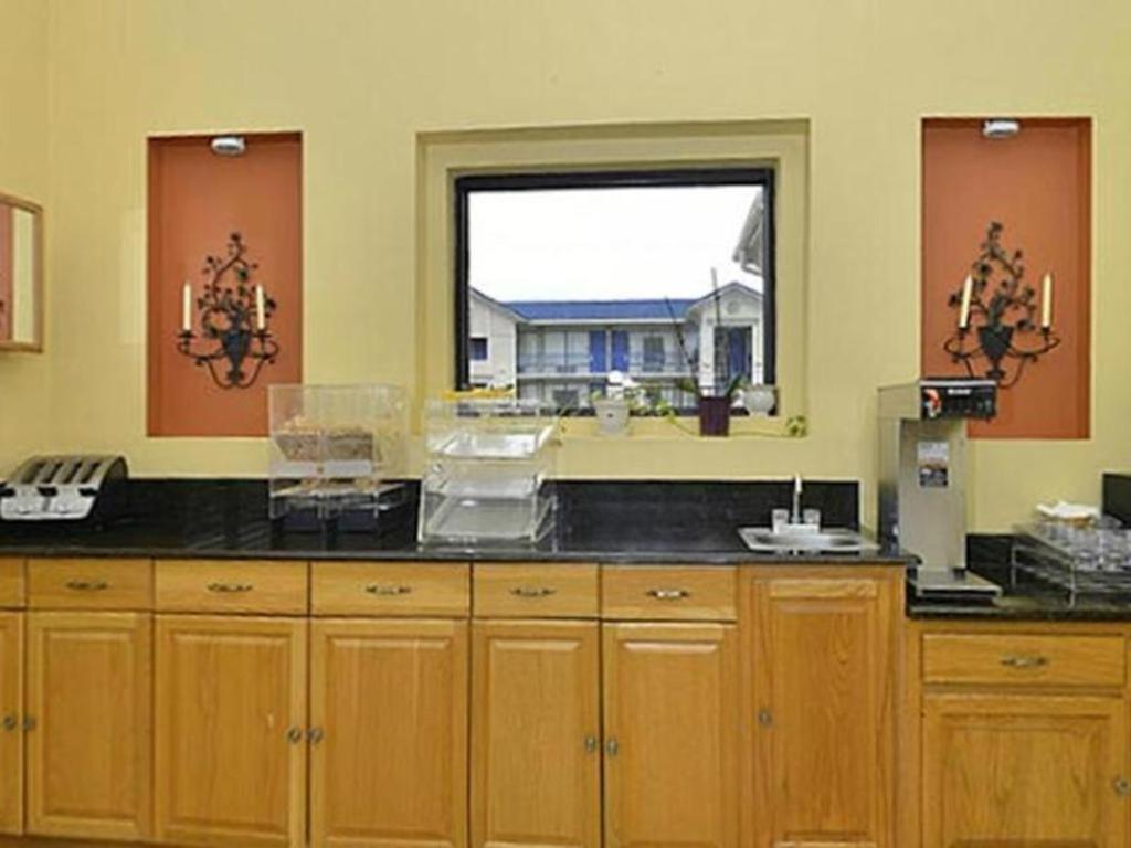 Americas Best Value Inn Hillsboro Luaran gambar